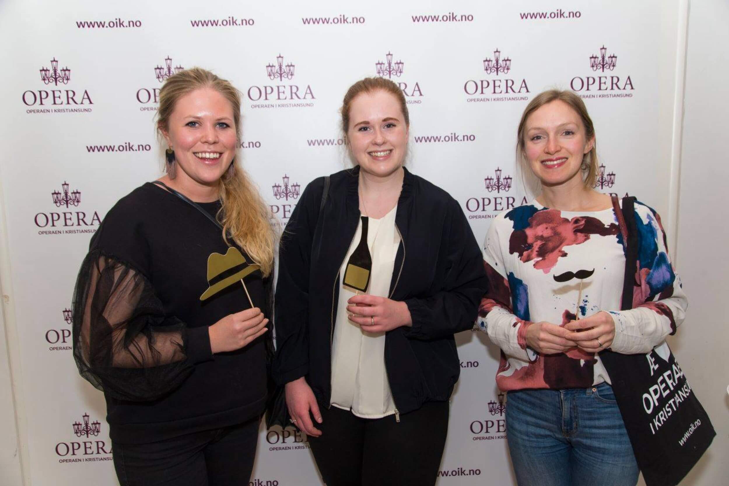 Tre trainee'er på Operaforestilling i Festiviteten